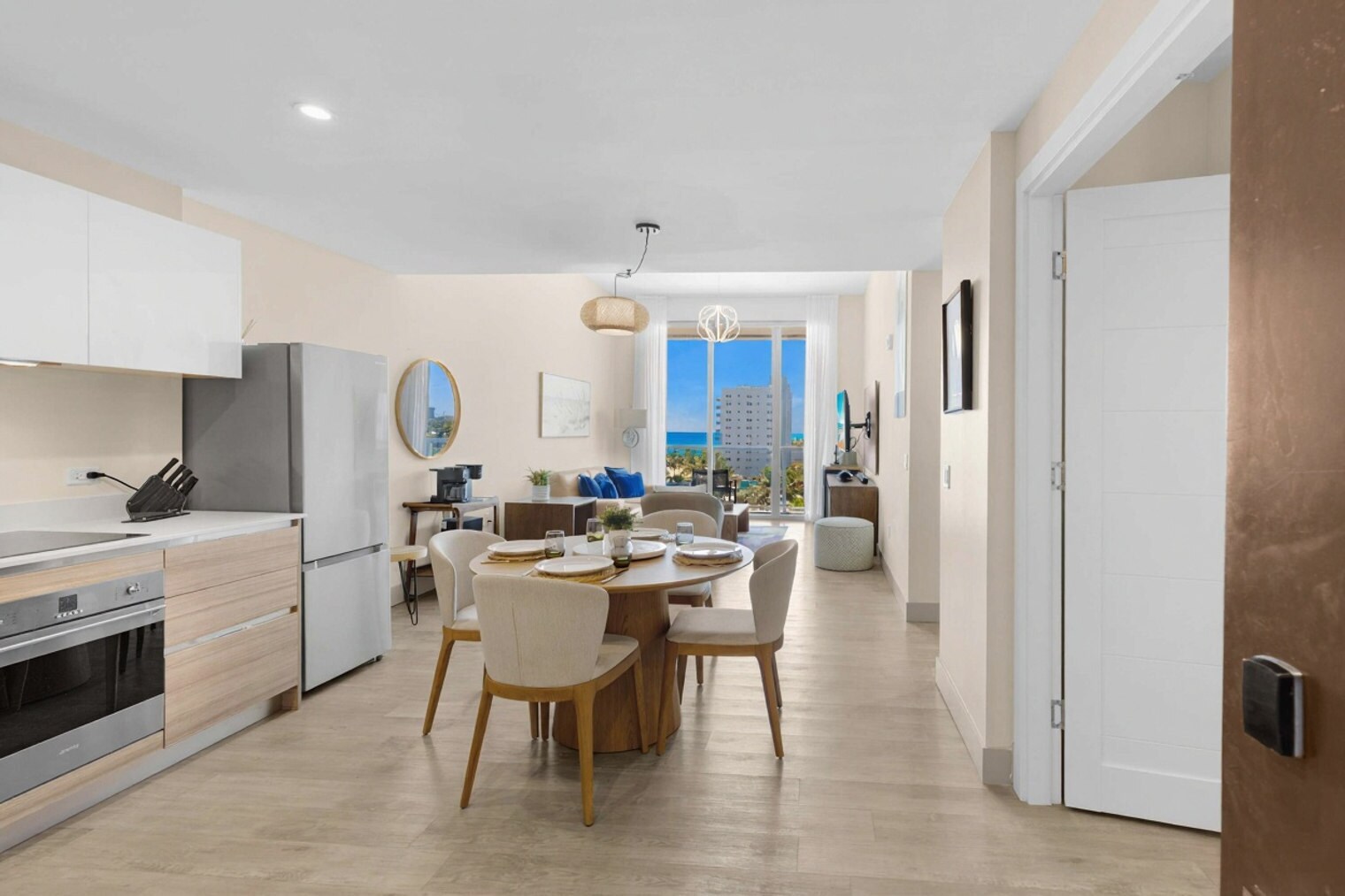 Building Photo - 111 N Ocean Dr