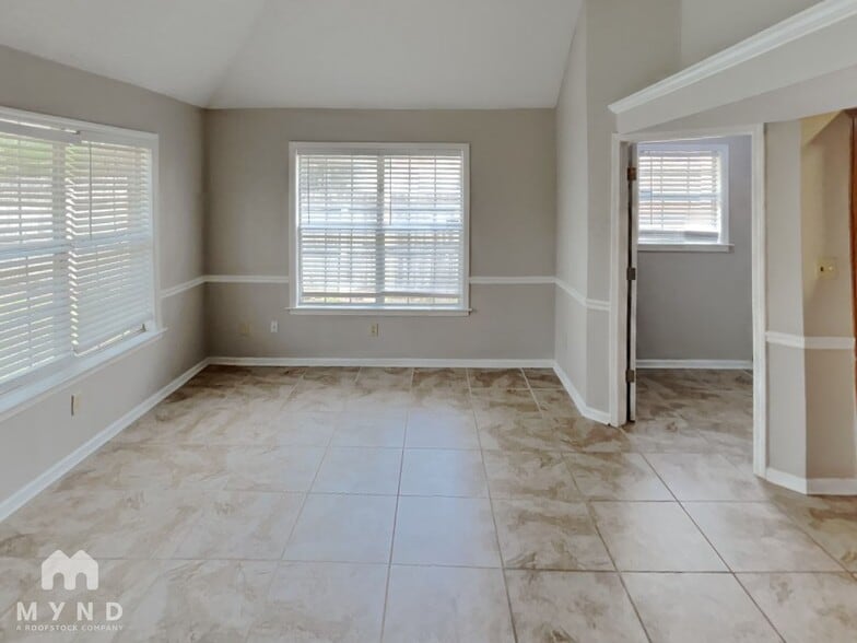 Building Photo - 9437 Bryant Trent Blvd