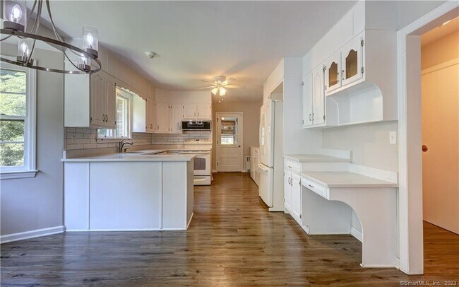 Building Photo - 32 Koger Rd