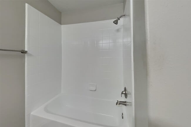 Building Photo - 2519 Fox Water Dr