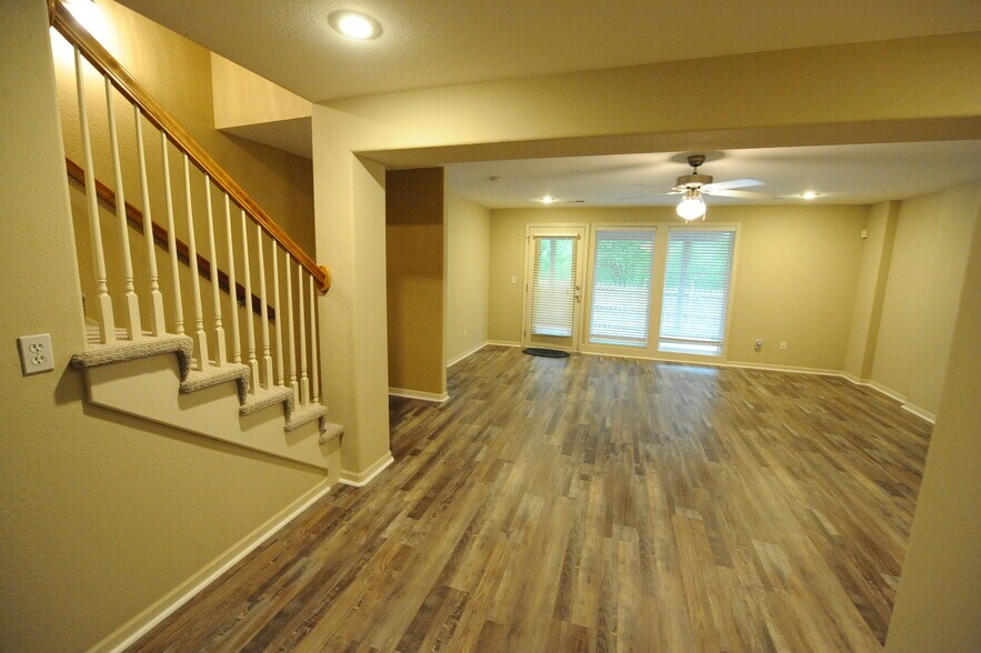 Building Photo - 3204 NW 67th Ct