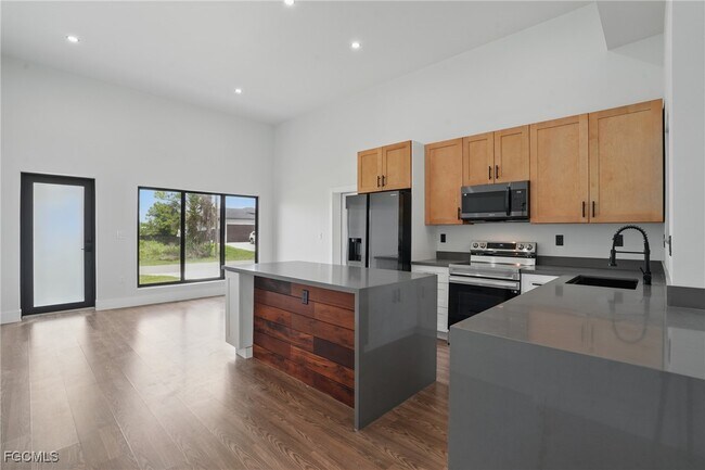 Building Photo - 2815 45th St W