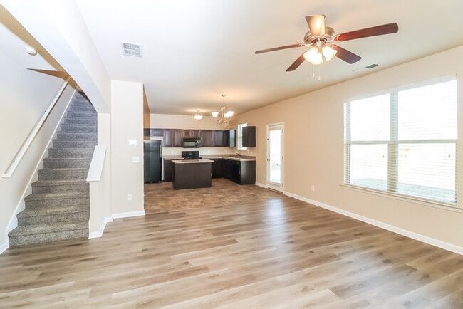 Building Photo - 360 Bandelier Cir