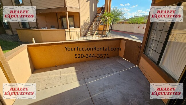 Building Photo - Downstairs - 3 Bedrooms and 2 baths with a...