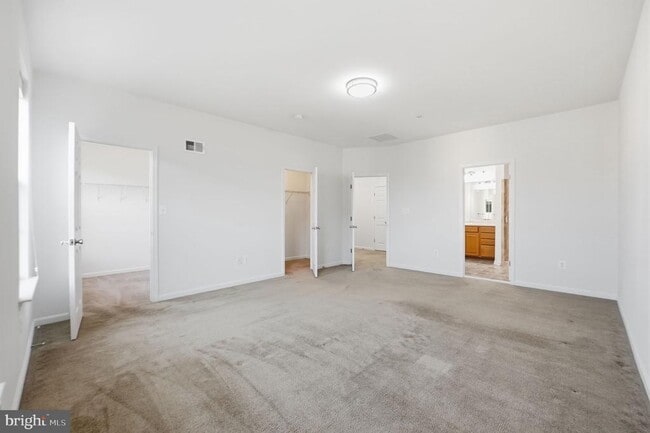 Building Photo - 43849 Kingston Station Terrace