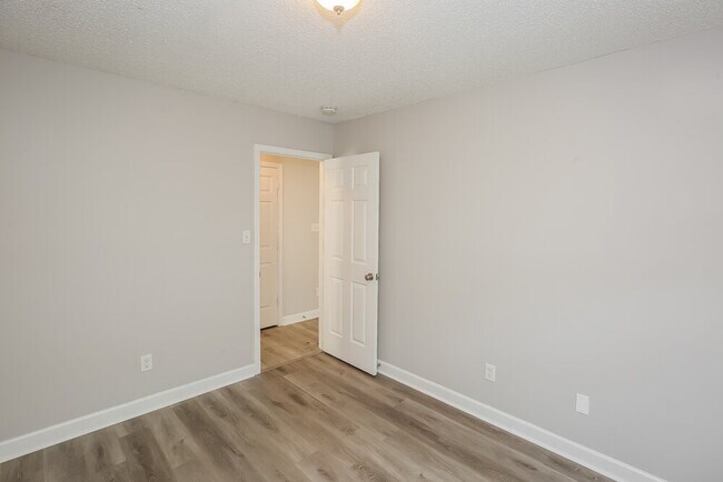 Building Photo - 2852 Longspur Dr