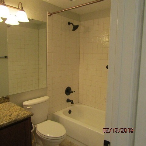 Building Photo - Gorgeous home with upgrades and move in ready