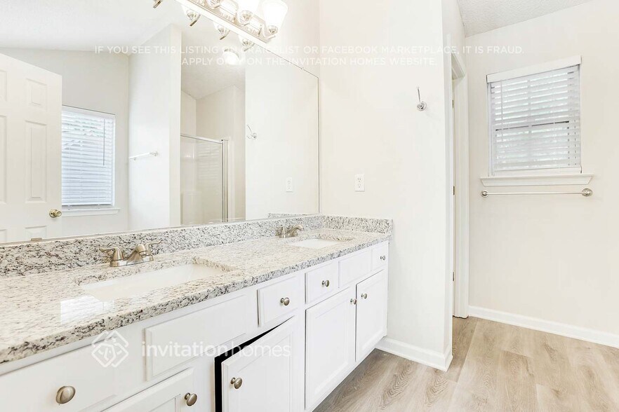 Building Photo - 4855 Larkspur Ln