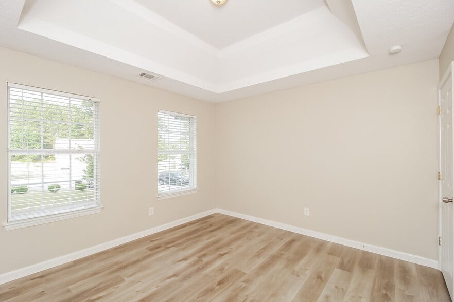 Building Photo - 845 Kohl Dr