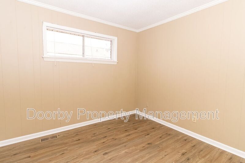 Building Photo - 809 Henderson Ave