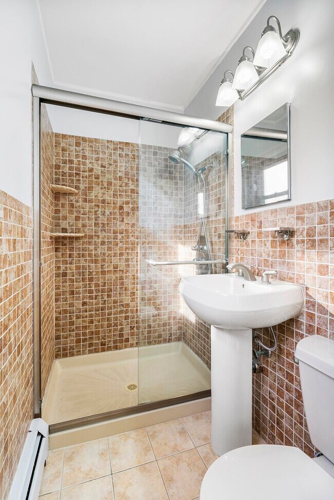 Building Photo - 1138C Farm Rd