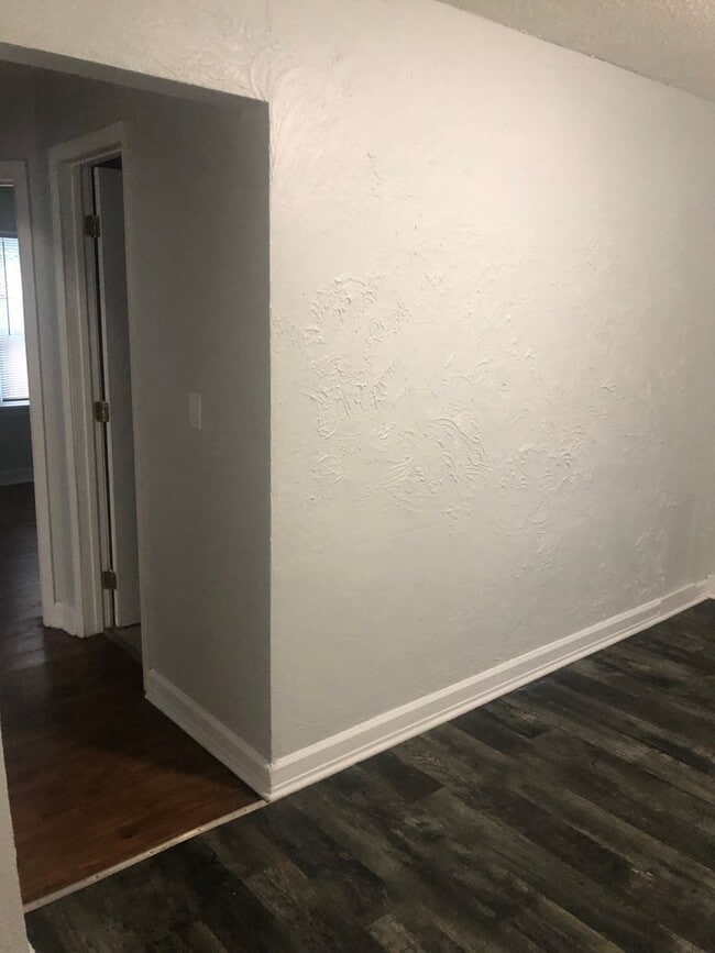 Building Photo - What a great price check this one out!