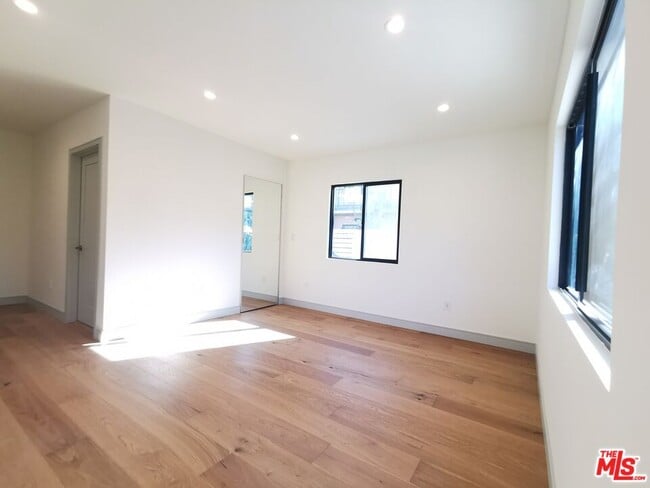 Building Photo - 1920 S Bedford St