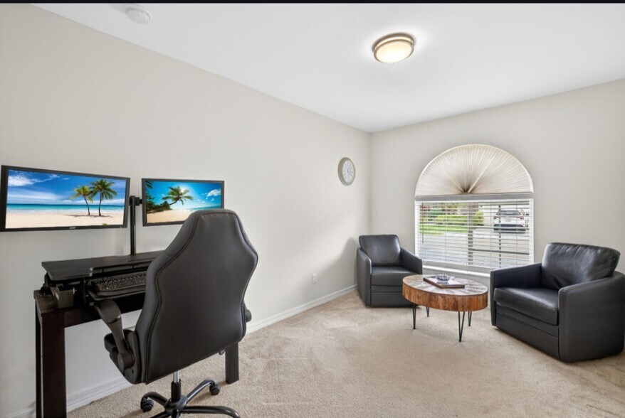 Building Photo - 21560 Brixham Run Loop