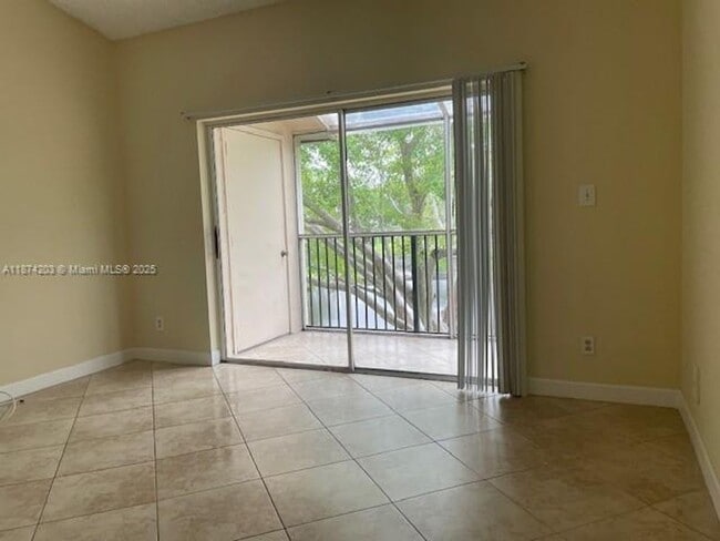 Building Photo - 820 Cypress Park Way