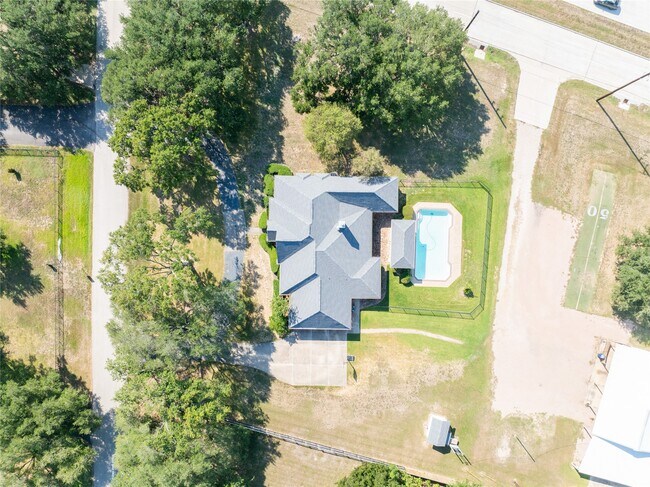 Building Photo - 26910 Willow Ln