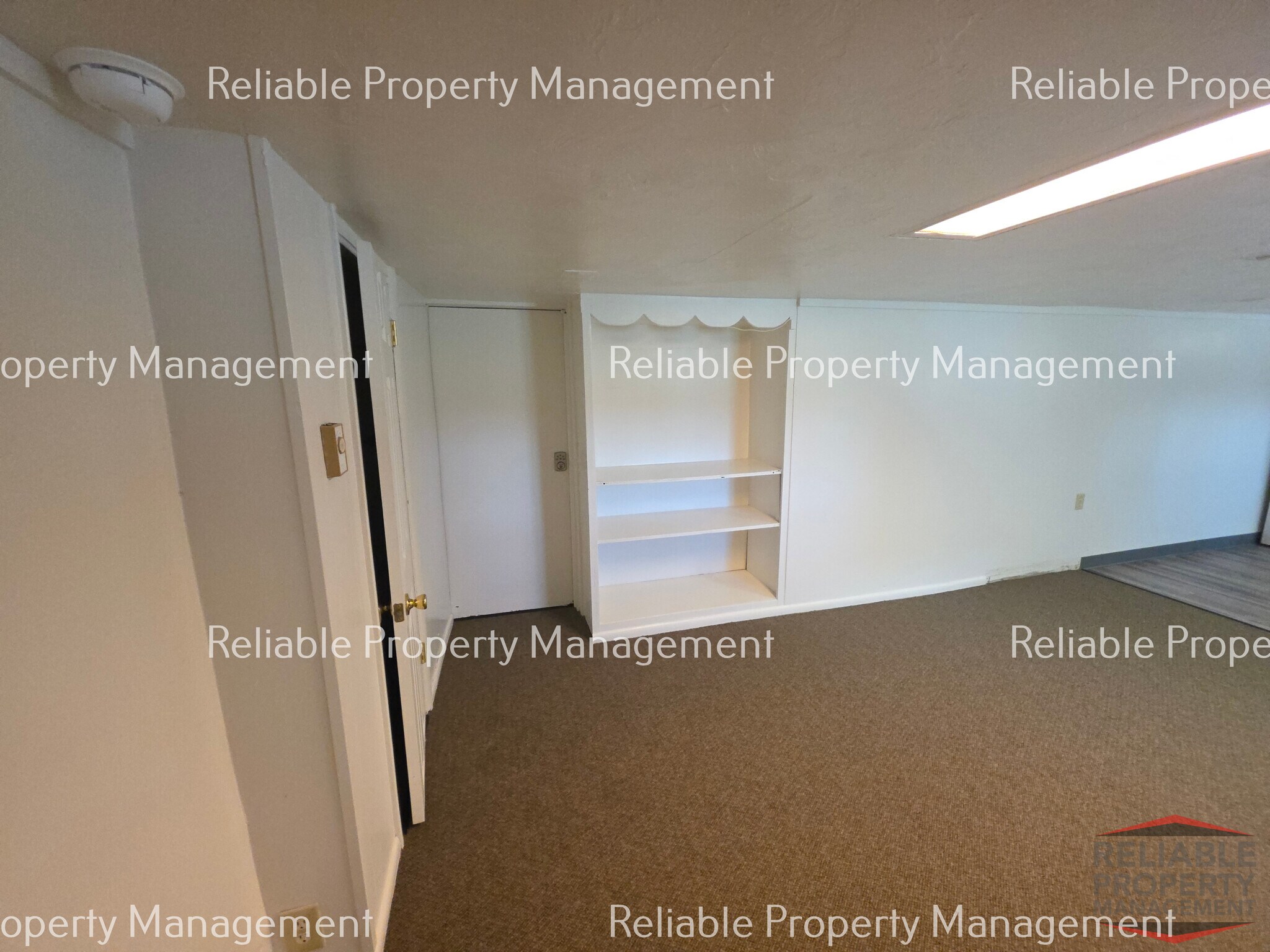 Building Photo - 561 N Water Ave