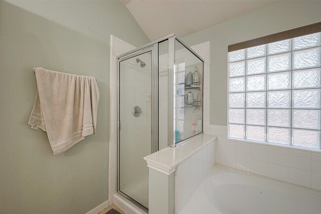 Building Photo - 1602 Rustic Hollow Ln