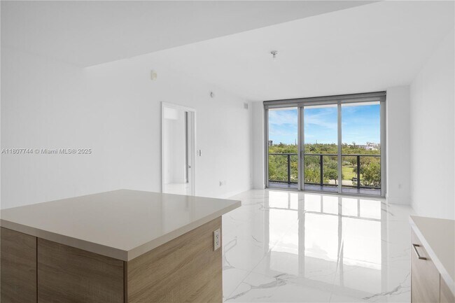 Building Photo - 16385 Biscayne Blvd