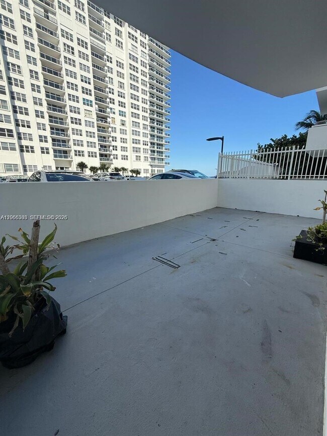 Building Photo - 3001 S Ocean Dr