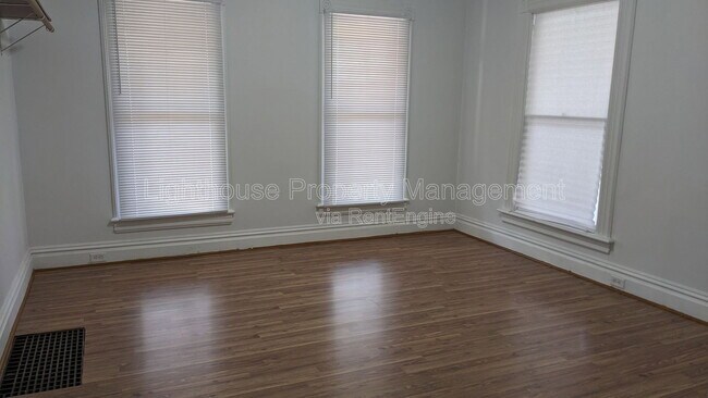 Building Photo - 511 Locust St