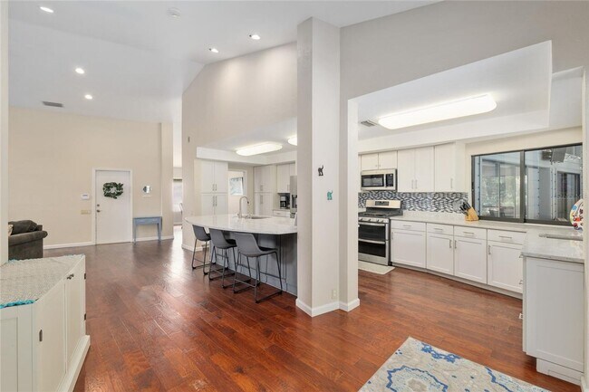 Building Photo - Beautiful Home in Landmark Woods