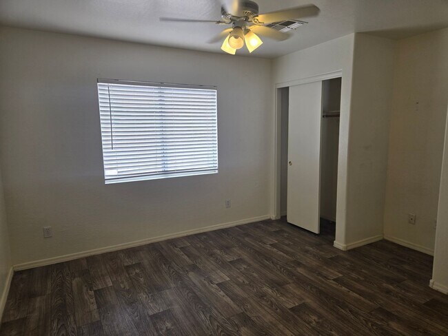 Building Photo - Coming Soon! A cozy 3 bed, 2 bath, located in El Mirage (Available 05/15/26)