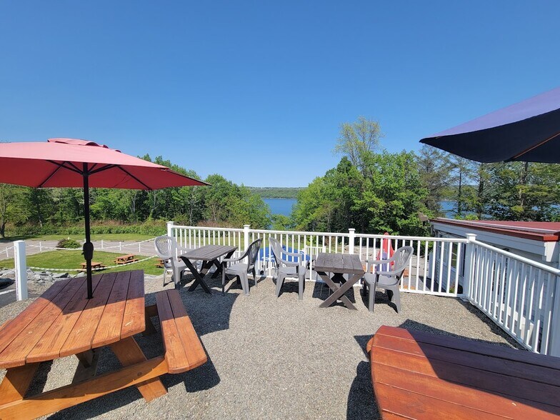 Building Photo - 1 Maplewood Rd