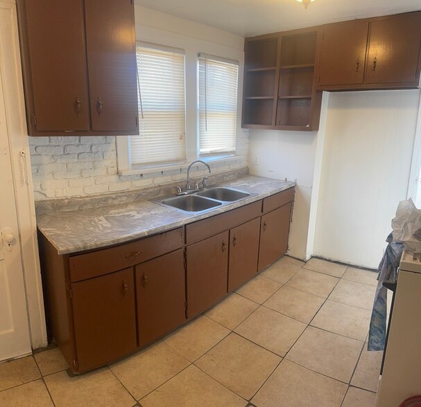 Building Photo - 5177 Connecticut St