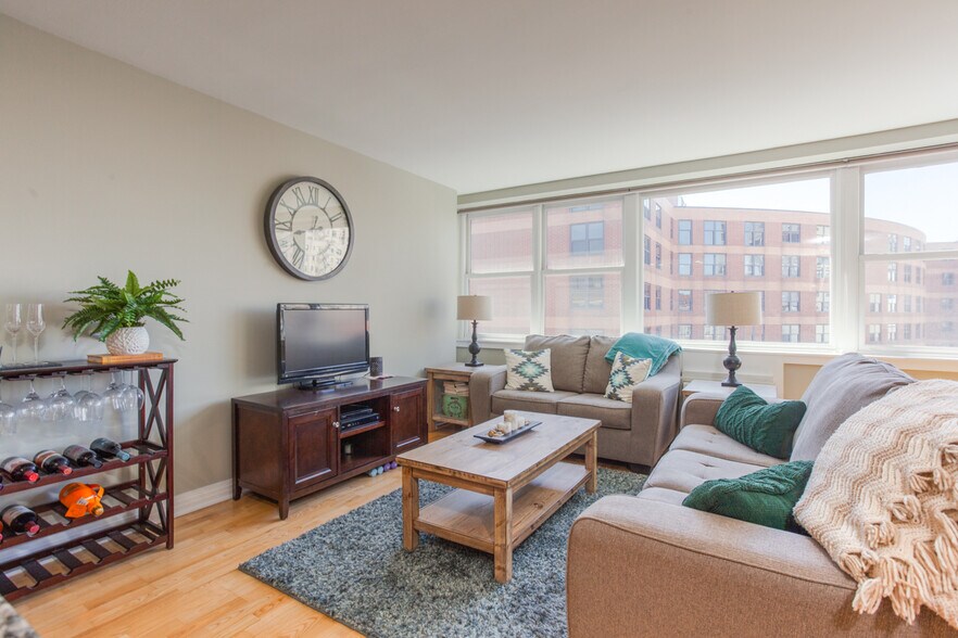 Primary Photo - 2300 N Commonwealth Ave