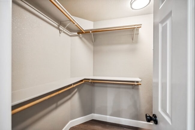 Building Photo - 3/2 Fully Updated with Fenced Yard/Dog Friendly/ Close to Everything central Redding