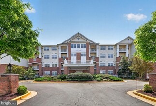 Building Photo - 2605 Chapel Lake Dr