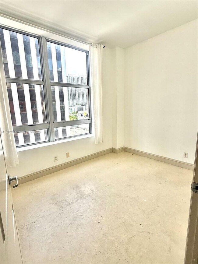 Building Photo - 111 E Flagler St