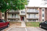 Building Photo - 142 Kenwood Dr