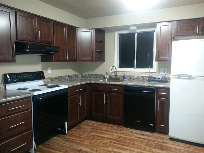 Building Photo - 2654 N Foothill Road