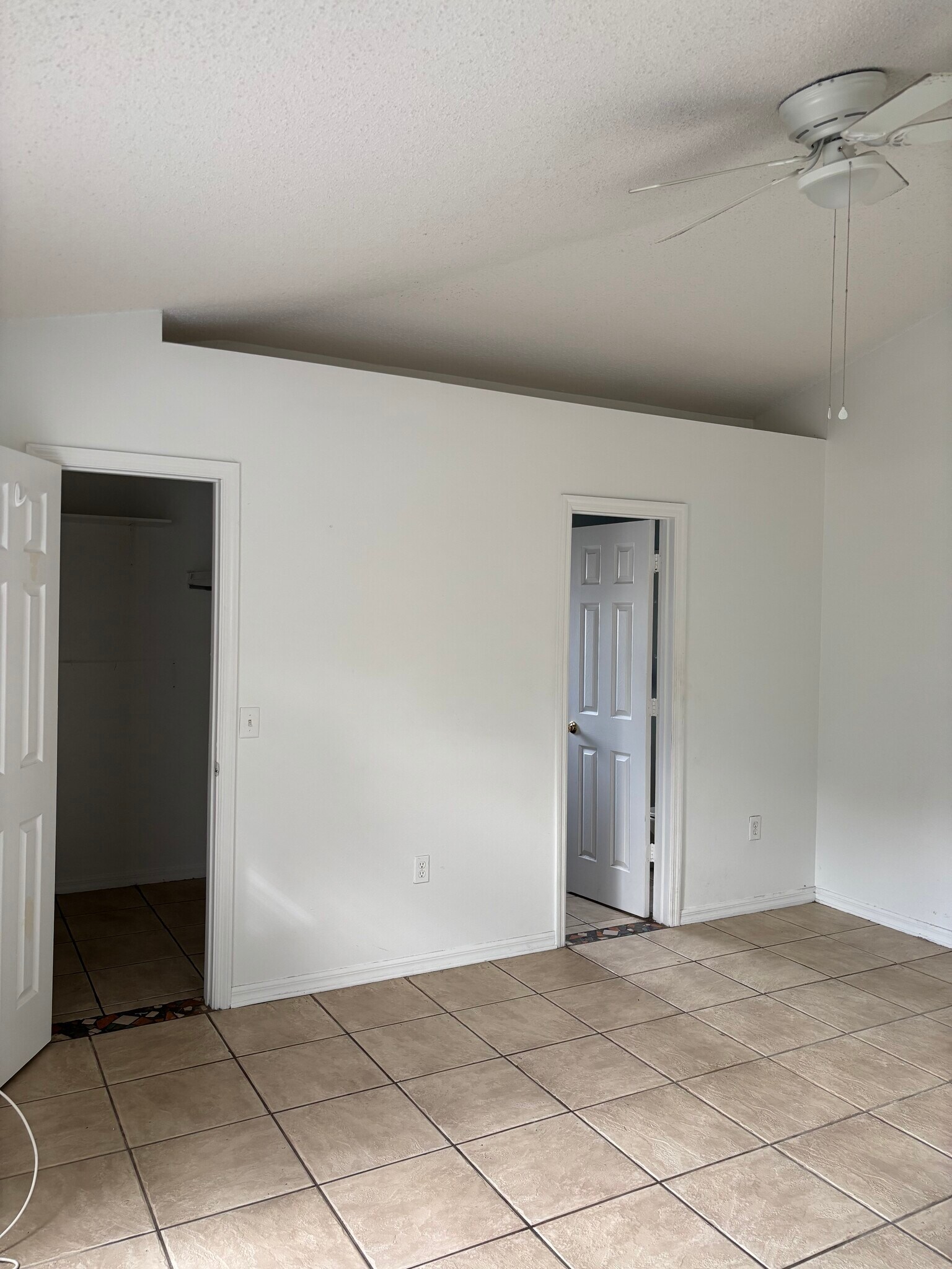 Building Photo - 305 Cocoa Ct