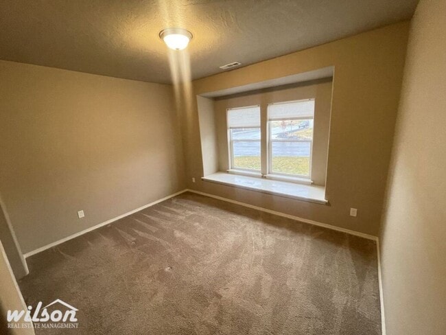 Building Photo - Upcoming 4-Bedroom Gem with Modern Charm and 2 Bath House for Rent!