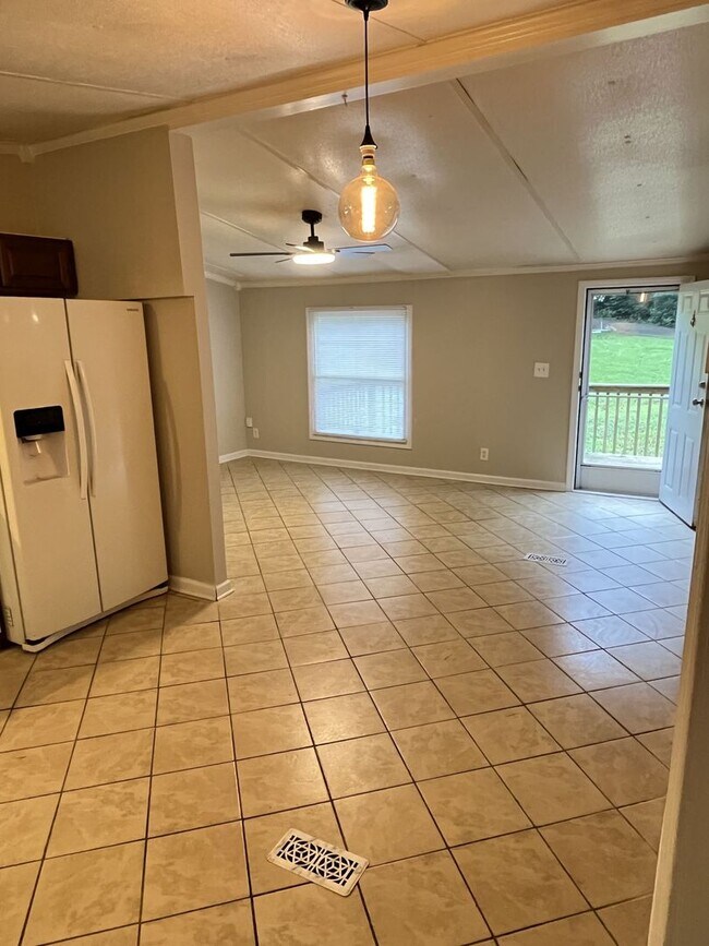 Building Photo - Quiet Country Living near Mint Hill!