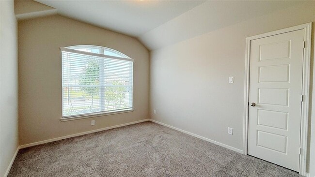 Building Photo - 27315 Blue Pool Dr