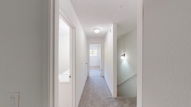 Building Photo - 18235 Happy Ln