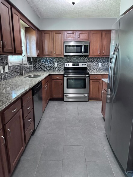 Kitchen - 6425 N 68th St