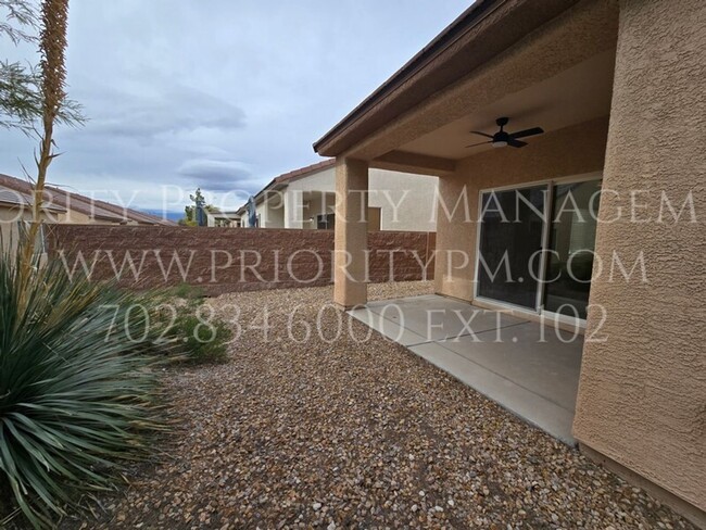 Building Photo - ~~Sun City Aliante 2 Bedroom + Den ~ 1200+ sq ft
