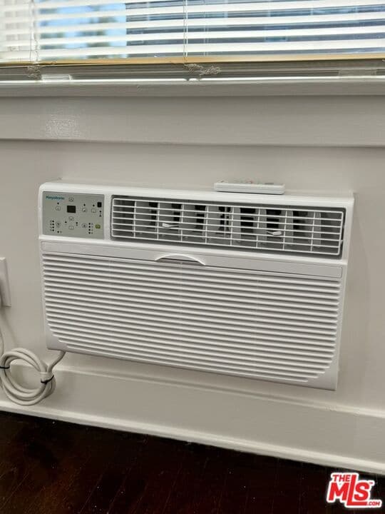 Building Photo - 5526 Franklin Ave