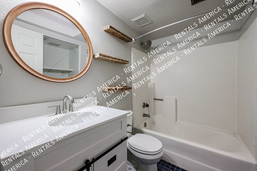 Building Photo - 18433 N 56th Dr