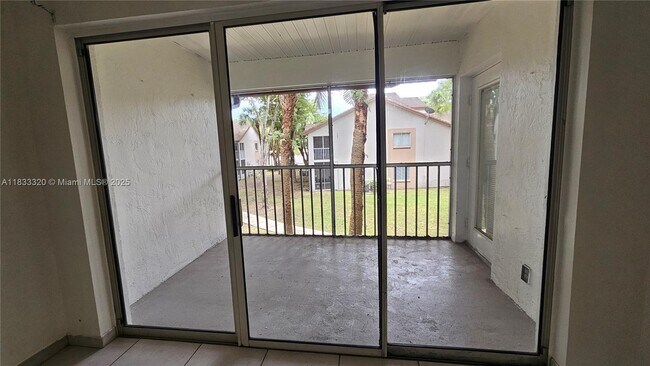 Building Photo - 9277 SW 138th Pl