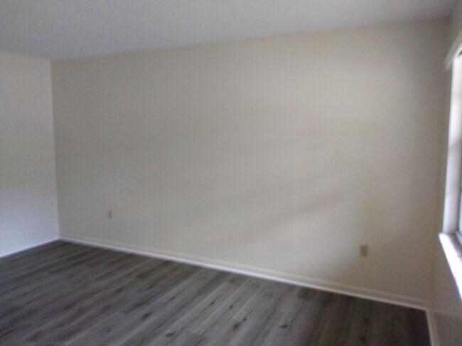 Building Photo - #612-613 Suncrest