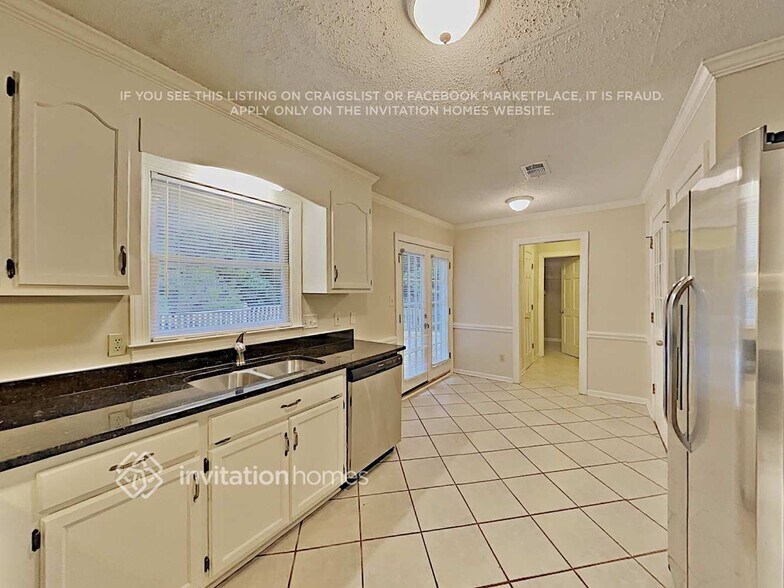 Building Photo - 815 Brightmoor Dr