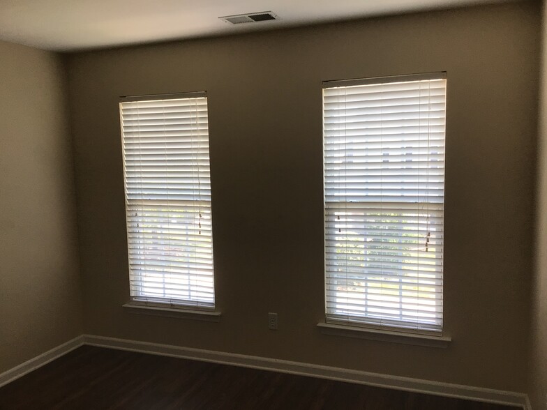 Building Photo - 7014 Honey Tree Ln