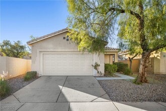 Building Photo - 413 Magnolia Arbor St