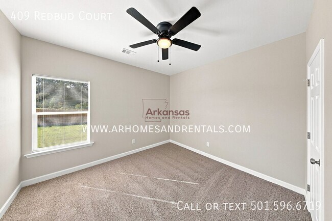 Building Photo - 409 Redbud Ct